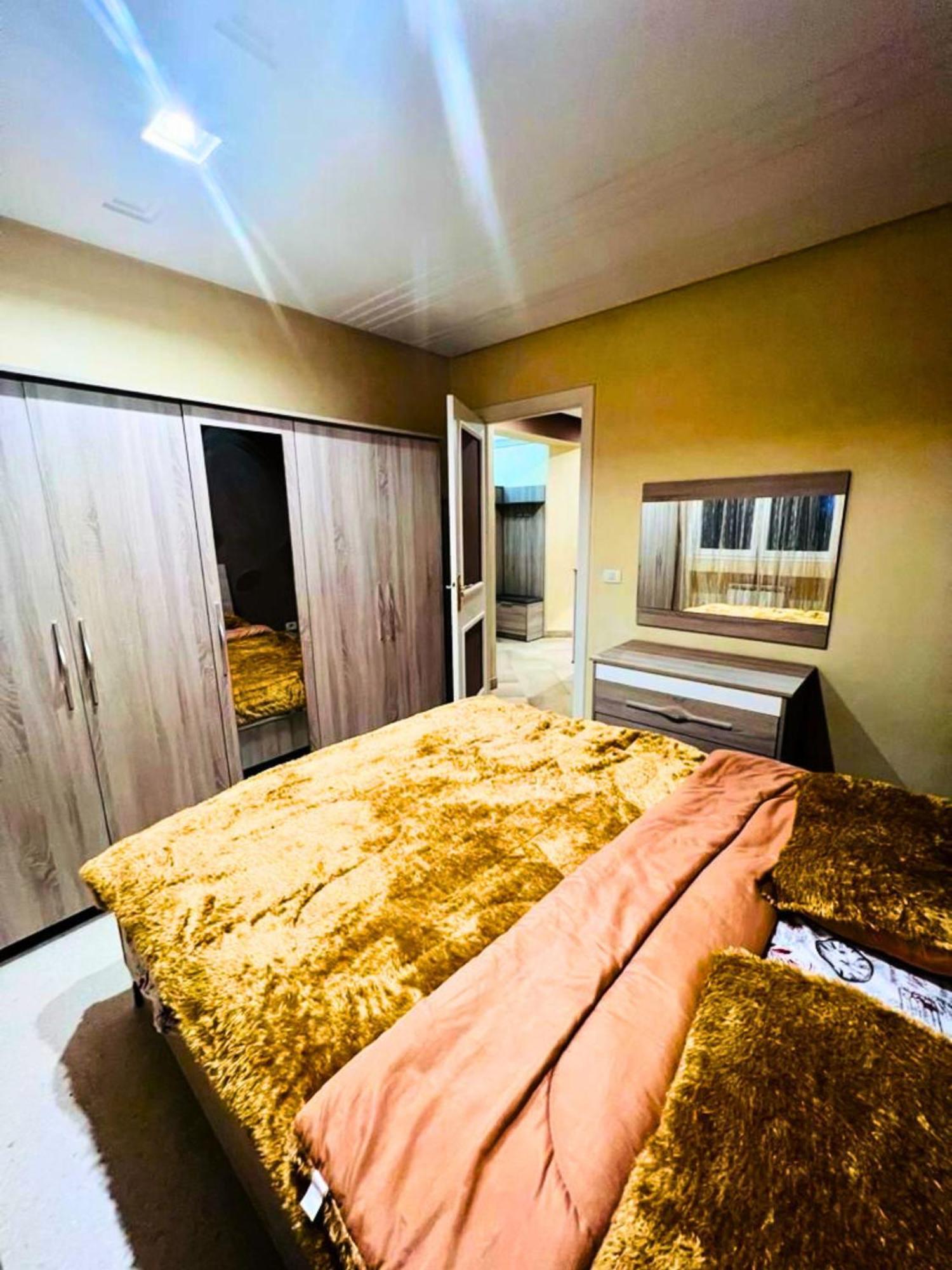 Luxe - Ennasr 2 - Wifi - Pres De Toutes Commodites - Hedi Nouira Street Appartement